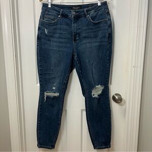 Judy Blue Dark wash Women Distressed Skinny Jeans High rise Stretchy size 16W